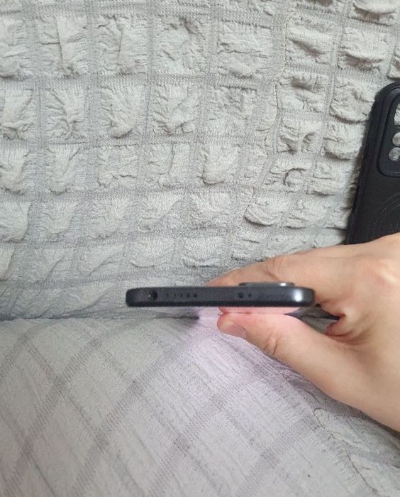 Srochna sotiladi Xiaomi Redmi Note 11 4+4/64Gb Orginal Xolati yaxshi