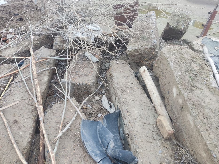 Бетон үйден шыққан