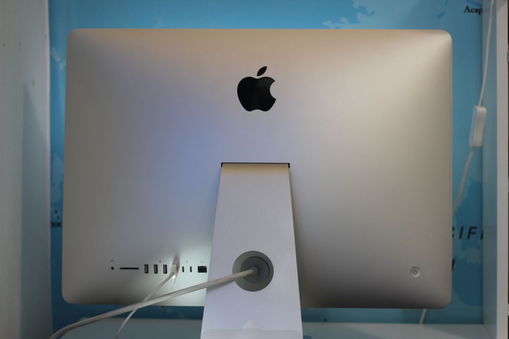 iMac 21.5'' Retina 4K 2019 + DVD + Mouse + Tast