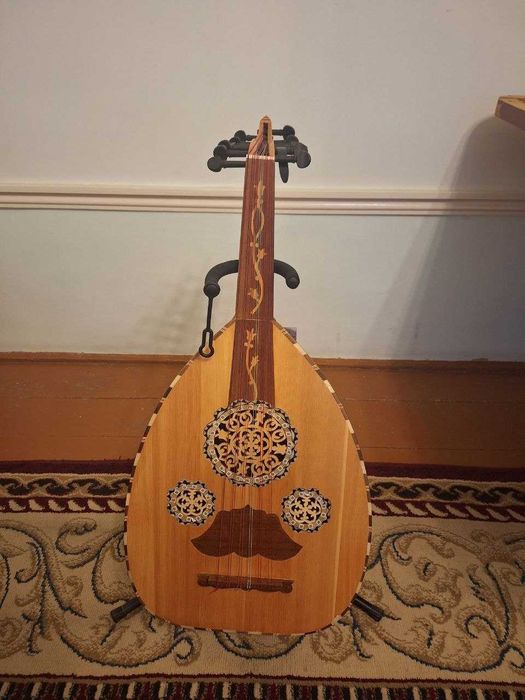 Ud (Oud) musiqa Asbobi, Misrdan maxsus buyurtma bilan keltirilgan