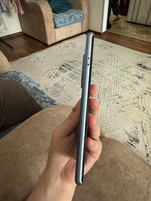 Oneplus 12r    .