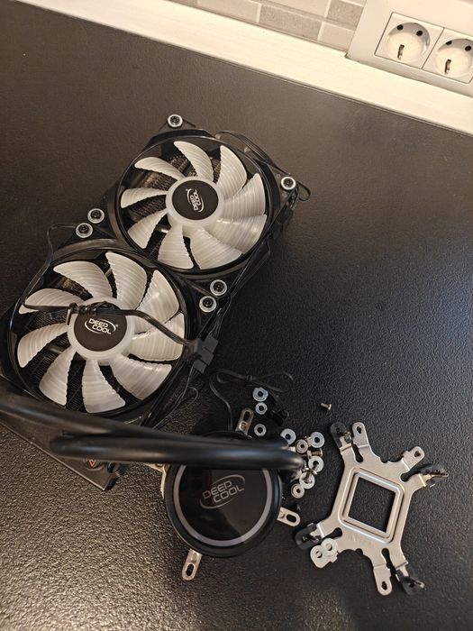 Cooler lichid AIO Deepcool 240mm, radiator dual fan LED alb, Intel + AMD