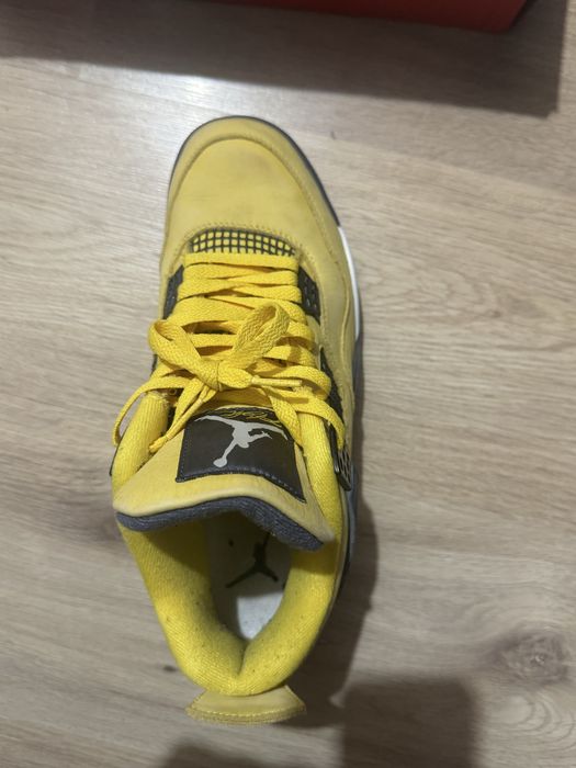 Nike Air Jordan 4 lightning