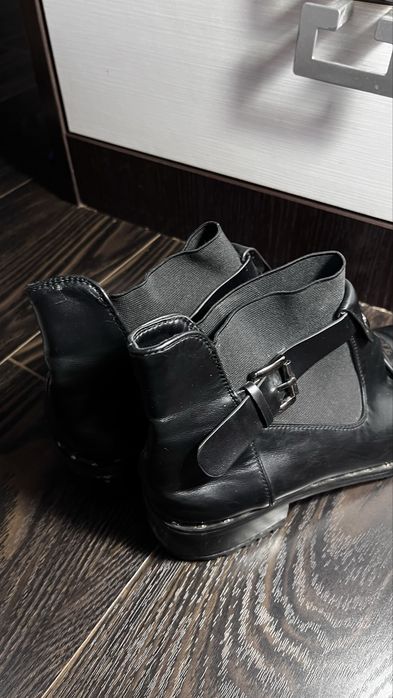 Продам женский обувь б/у