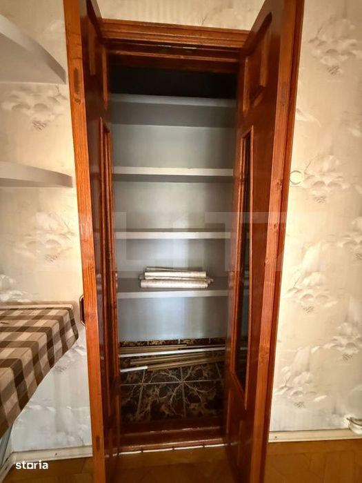 Apartament 4 camere, semidecomandat, 75 mp, zona Centru