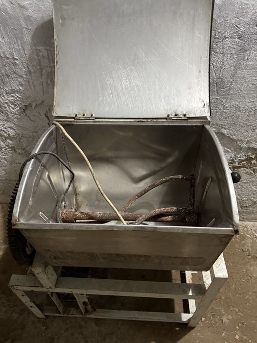 Стиральная машина и тестомес