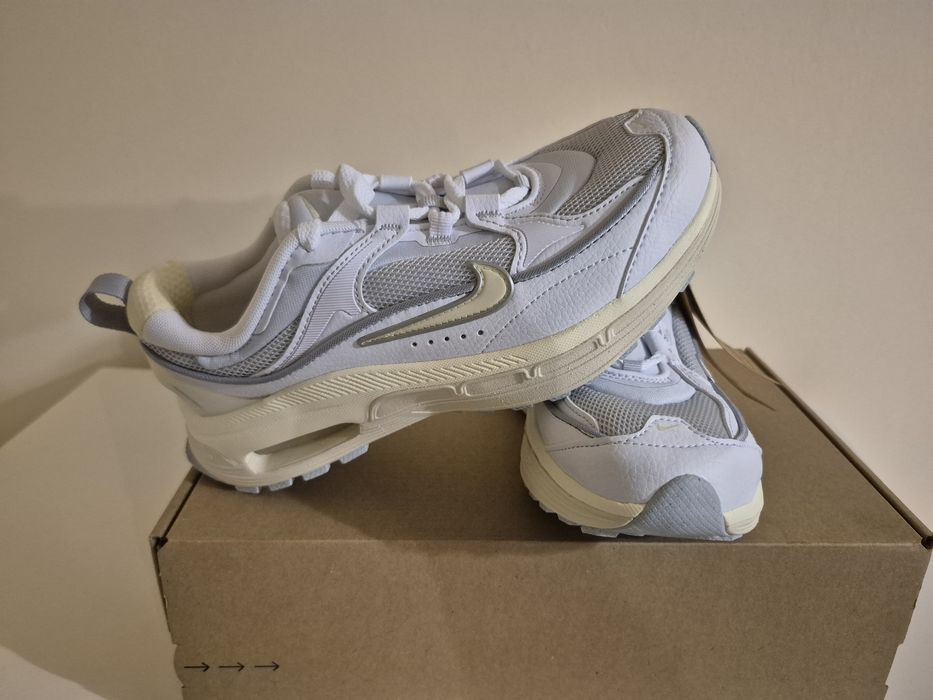 Nike Air Max Bliss damă