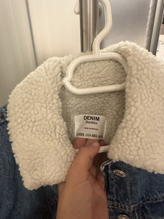 Geaca de blugi Bershka