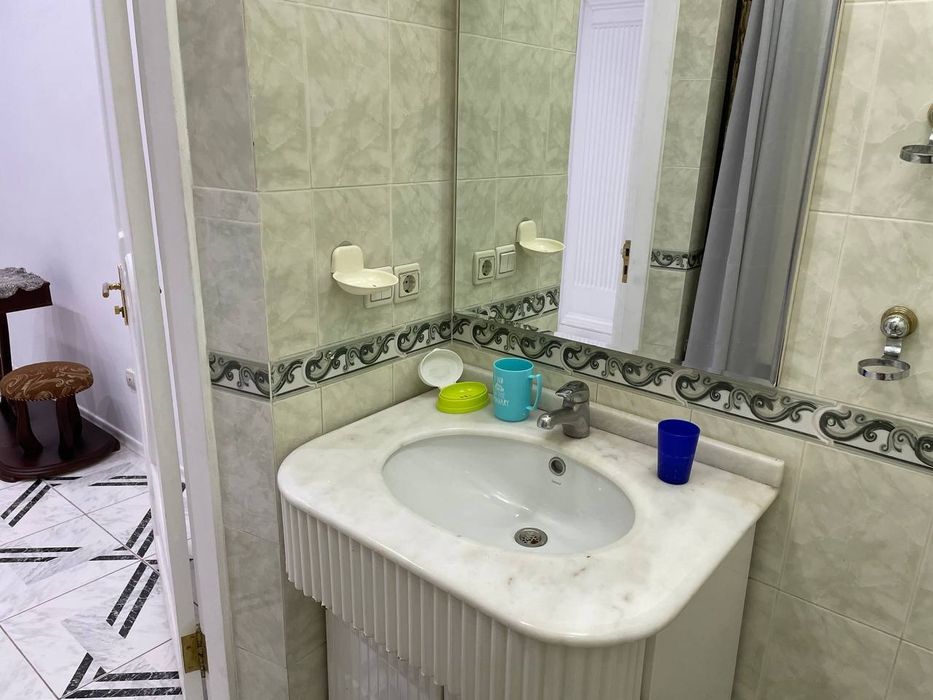 Сдаётся большая квартира в центре метро Ойбек