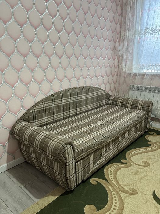 Продаю диван в хорошем состояний