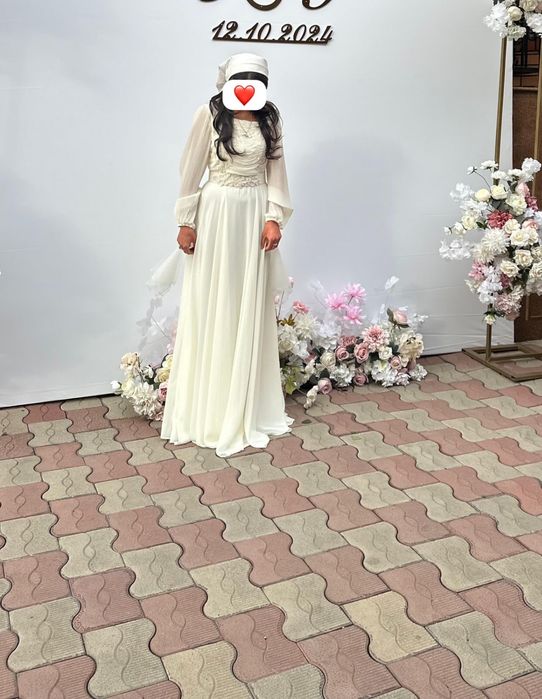 Платья разные ,листайте фото