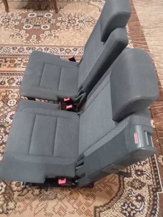 Допълнителни седалки от Touran