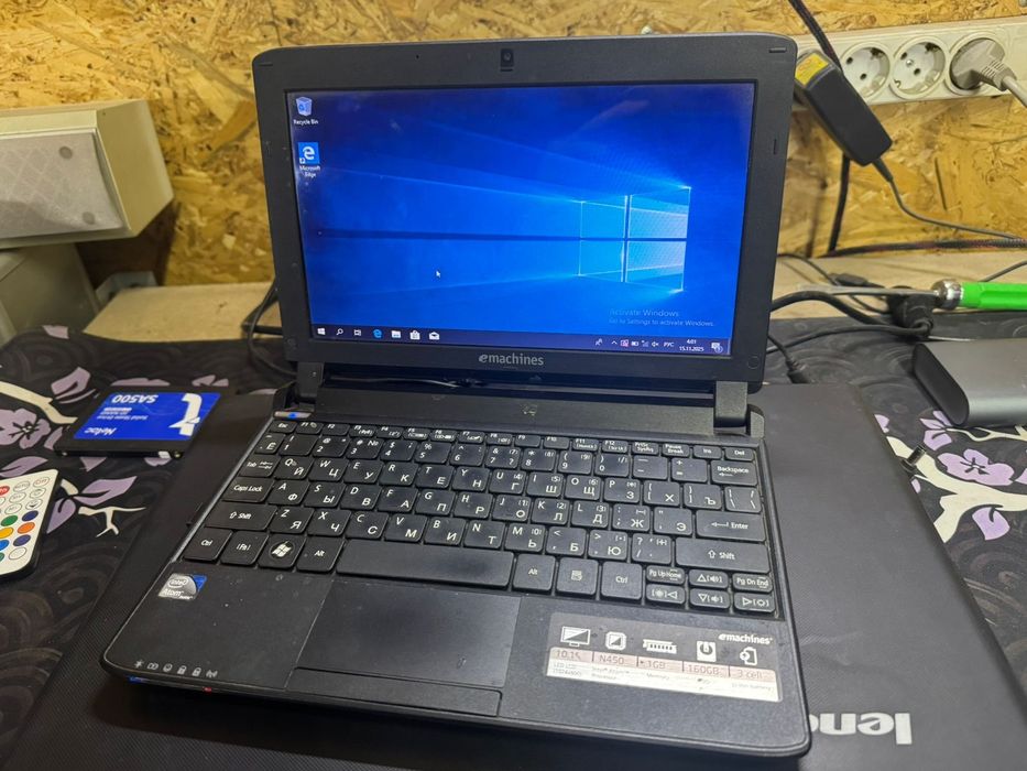 Маленький ноутбук