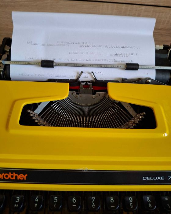 Masina de scris mecanica Brother Deluxe 760TR, din anii '70