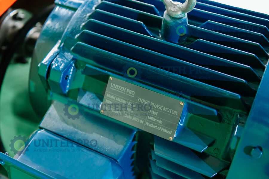 Granulator furaje KL-230 cu 3 matrite – Capacitate de producție. max. 500 kg/oră