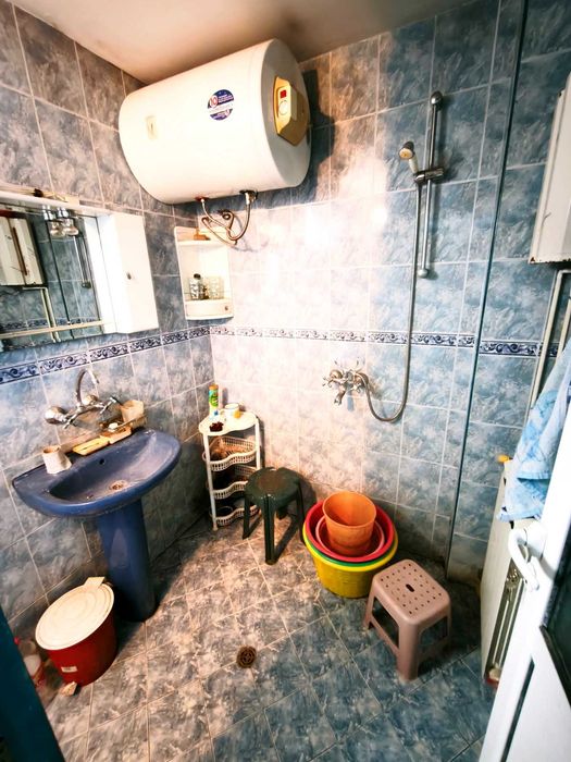 Продавам масивна къща в гр. Перник кв. Байкушева махала