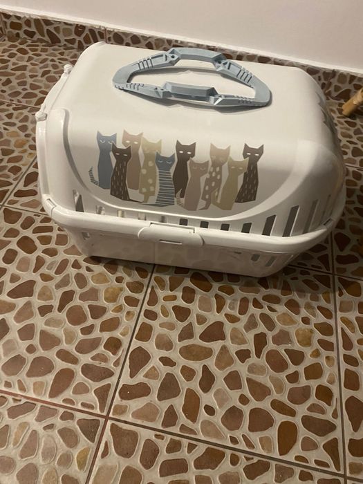 Vând cușca de transport pentru pisica