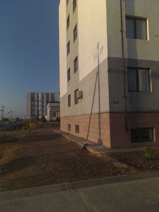 Obod borishda 3 xonalik kvartira  sotiladi