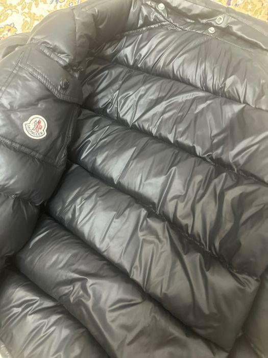Куртка Moncler продам срочно