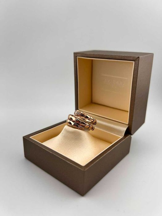 Кольцо Bvgari Serpenti