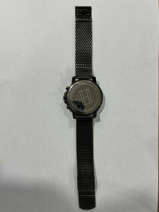 Часовник Tomy Hilfiger