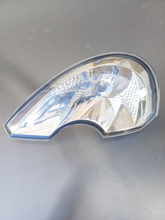Lampa semnalizare dreapta fata Renault Modus