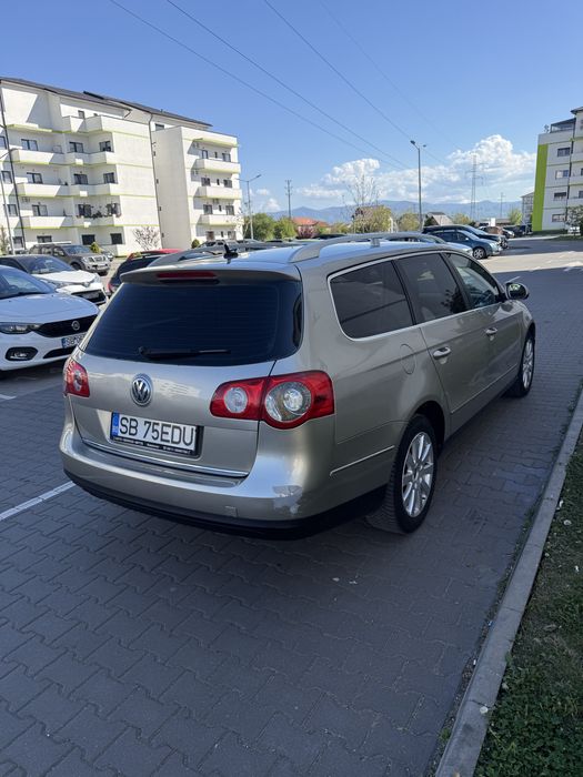 Vând vw passat in stare buna de fuctionare , cu servis-uri la zi.