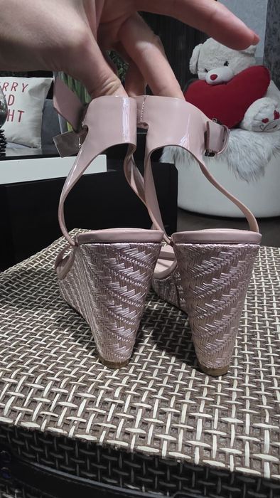 Sandale lăcuite roze-nude nr40