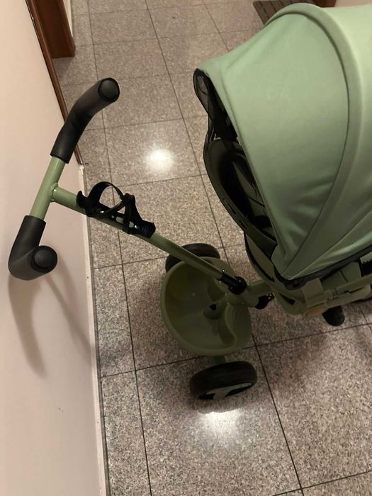 Триколка с въртяща се седалка Sport