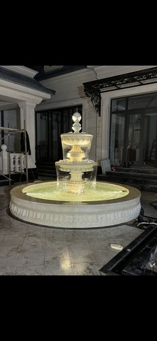 Fontan . Фонтан .