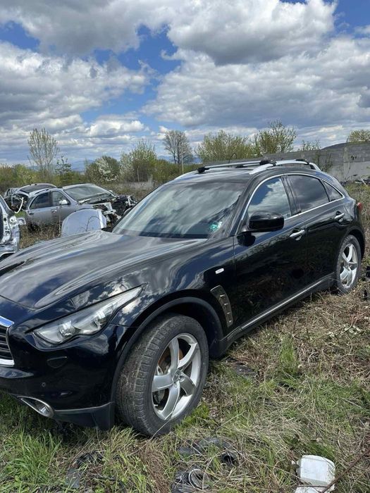 Infiniti QX70S продавам авточасти 3.0 дизел !