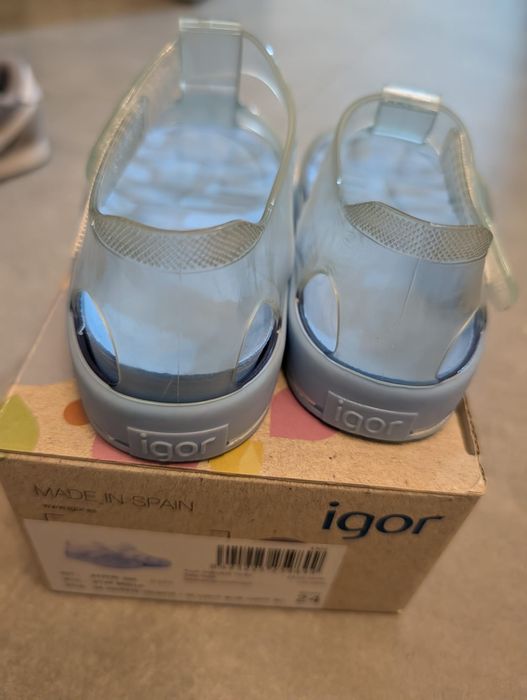 Vand adidasi Nike & Sandale Igor 24