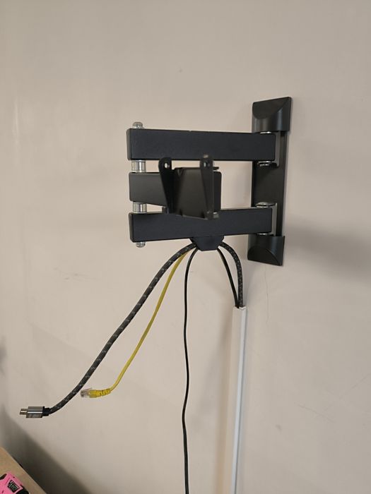 Стенна стойка за телевизор с рамо 32-65"