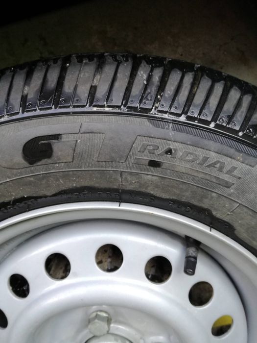 Vând platformă stupi...