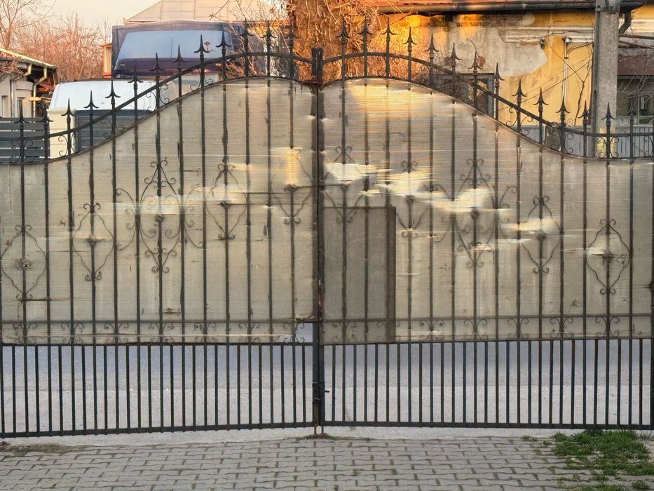 Vand porti gard metalice