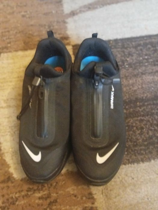 Adidasi nike air nr 43 mai multe detali privat