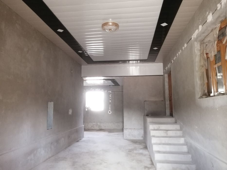 Hovli sotiladi tadbirkorlik uchun qulay