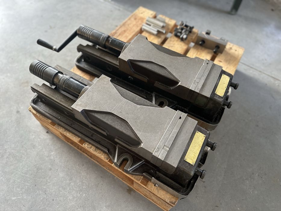 2бр Хидравлично менгеме 160мм на 265мм CNC ЦПУ фреза обработващ център