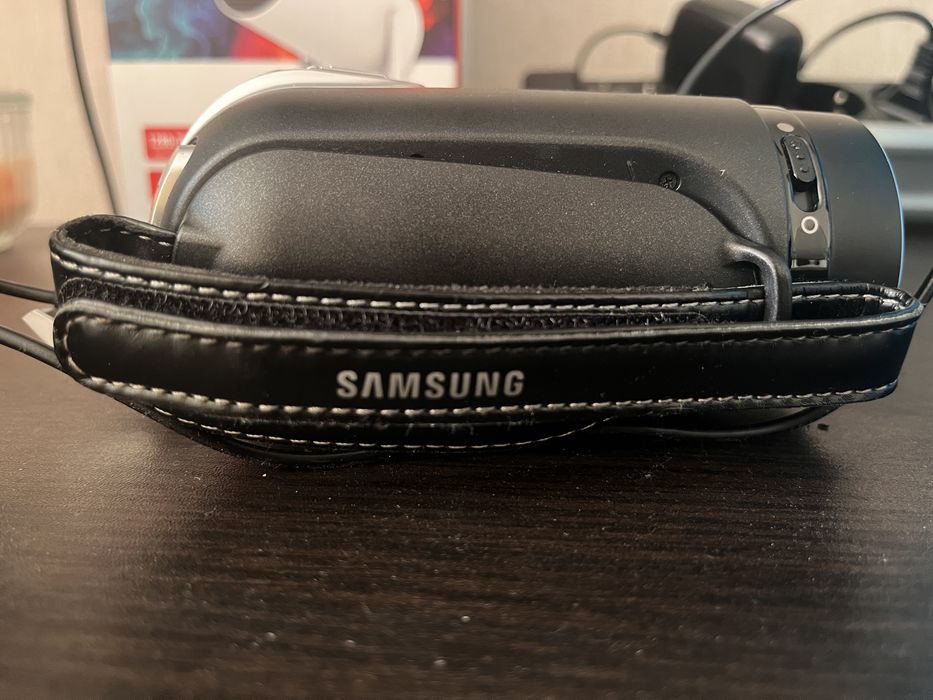 Samsung видеокамера - 16 GB, youtube compatable