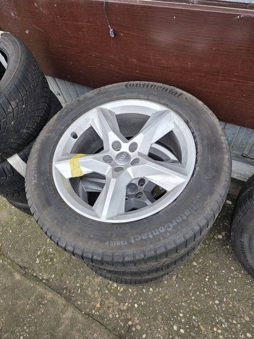 Set roti pe 19 cu anvelope de iarna in starea foarte bună.