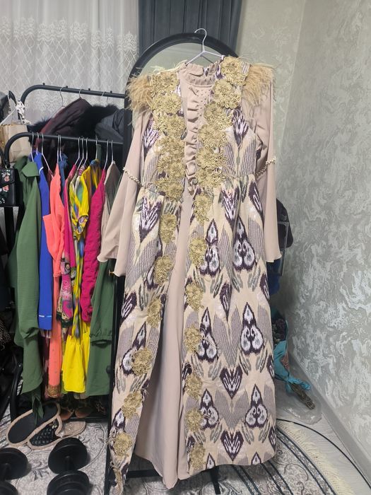 Ansambl ichidigi koynegini alohida kiysayam bòladi shunaqa asal turadi