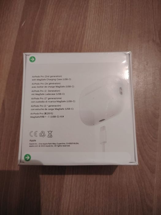 Продам наушники Airpods pro