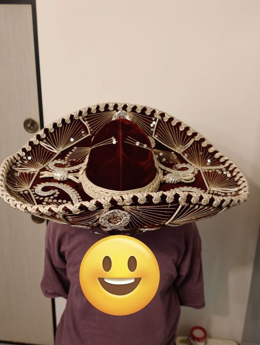 Pălărie Mariachi autentică – model elegant, stare foarte bună