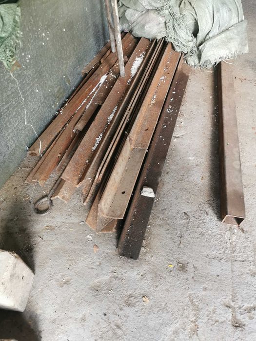 уголок  50  х  50