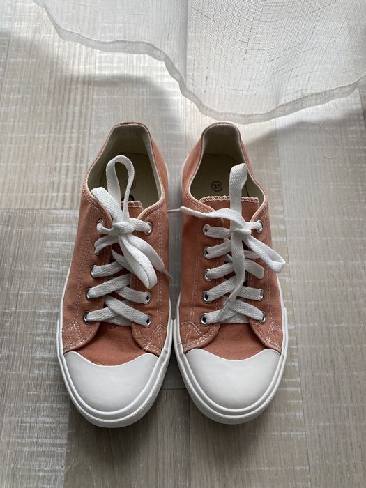 Tenisi diverse culori marimea 36