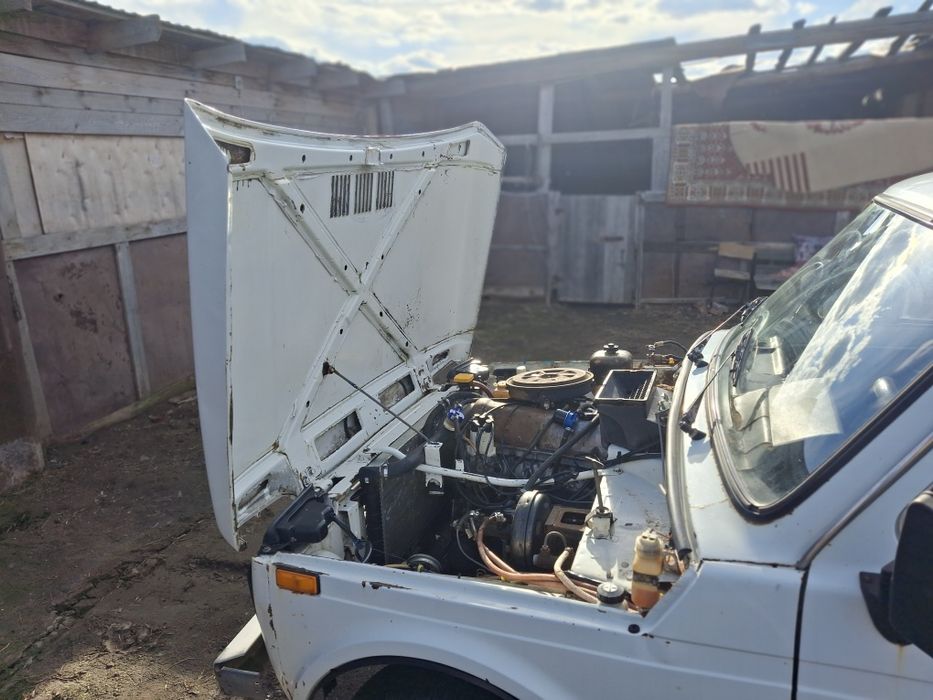 Продам ниву на активном ходу