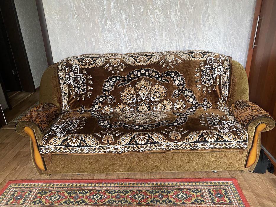 Продам диван в хорошем состояние
