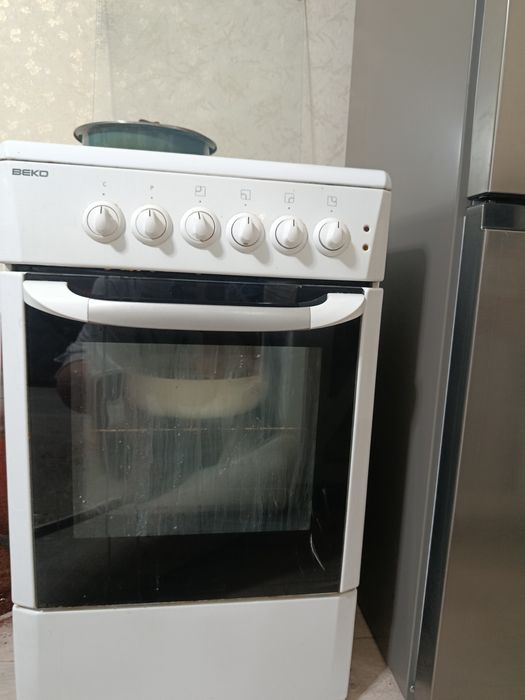 Продам газ плиту б/у в хорошем состоянии.