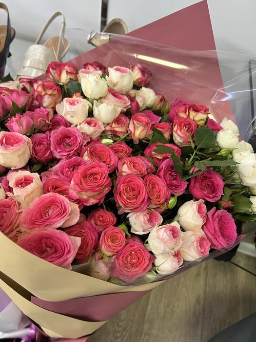 Букет пионовидных роз