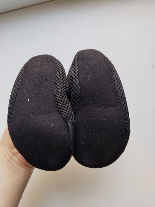 Детский черный чешки